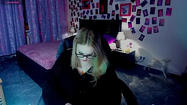 AmeliaMerris online show from April 2026 08:39:01 PM