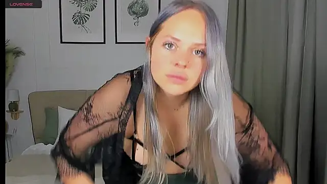 Snapshot of Nikolla_ chatting on June 2026 09:24:01 PM Nikolla online show from June 2026 09:24:01 PM