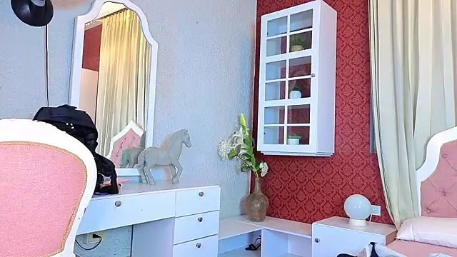 Sienna Dark online show from April 2026 11:17:01 AM