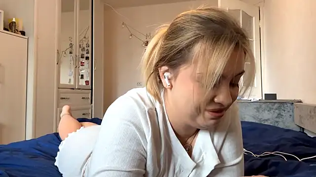 WonderedFlair online show from April 2026 09:51:02 AM