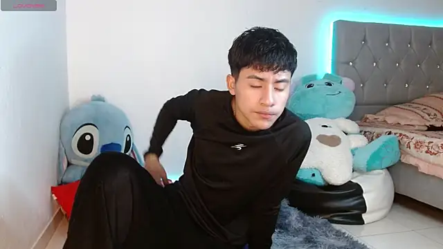 Sebas fire4 online show from April 2026 08:53:01 PM