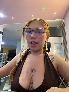 Lia Sterling online show from March 2026 10:04:02 PM