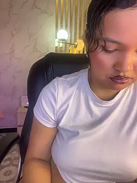 Catalinaa01 online show from May 2026 03:24:02 AM