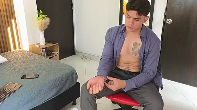 MrAdonis  online show from April 2026 07:29:01 PM