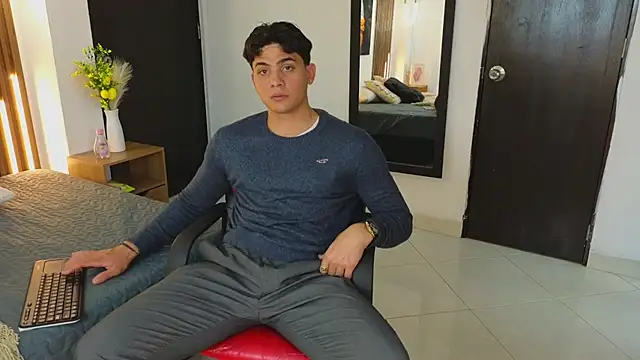 MrAdonis  online show from April 2026 07:58:02 PM