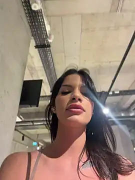 RaniaSnow online show from April 2026 05:28:01 PM