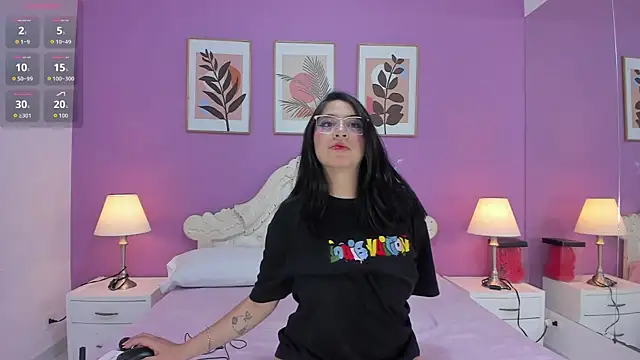 YayaQueen online show from May 2026 12:13:01 PM