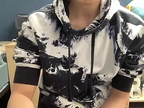 Snapshot of hoppyhops chatting on March 2026 04:35:01 PM hoppyhops online show from March 2026 04:35:01 PM