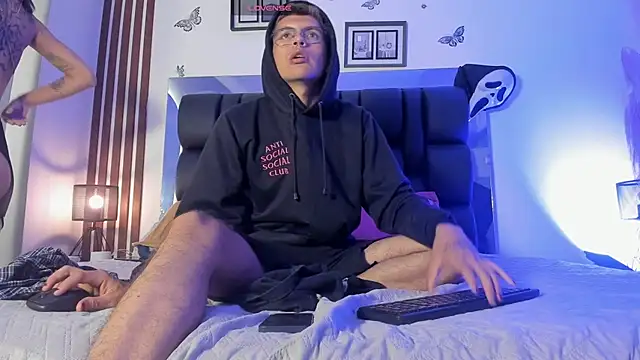 dalhia and hades online show from March 2026 01:00:02 PM