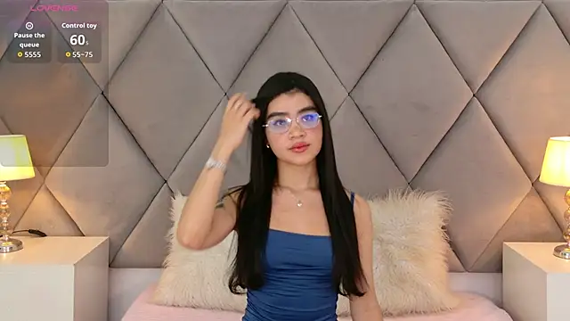 Snapshot of OliviaDiaz chatting on April 2026 07:05:01 PM OliviaDiaz online show from April 2026 07:05:01 PM