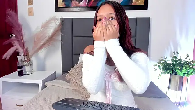 FreyaCameron online show from May 2026 12:44:02 PM