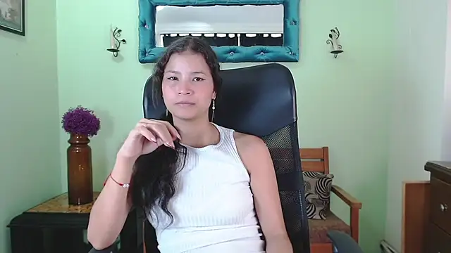 ChalonVera online show from May 2026 07:19:02 PM