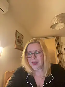 Snapshot of JanieLight53 chatting on March 2026 12:25:02 AM JanieLight53 online show from March 2026 12:25:02 AM