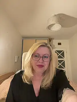 JanieLight53 online show from May 2026 08:58:01 PM
