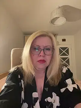 JanieLight53 online show from June 2026 07:37:02 PM