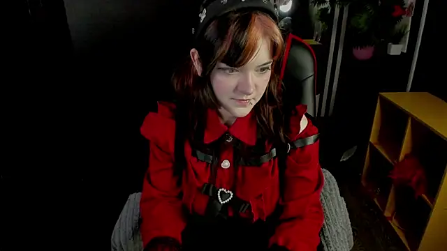 EsterTwilight online show from May 2026 09:11:01 PM