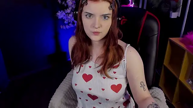 Snapshot of EsterTwilight chatting on July 2026 03:44:01 PM EsterTwilight online show from July 2026 03:44:01 PM