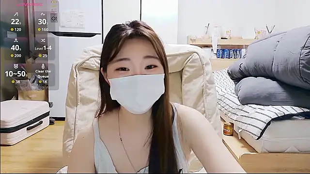 Snapshot of Berry_Chuu chatting on May 2026 06:05:01 PM Berry Chuu online show from May 2026 06:05:01 PM