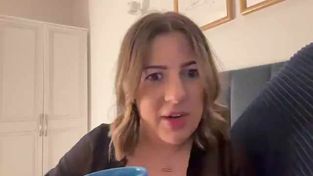 annabellewarick online show from April 2026 08:48:01 PM