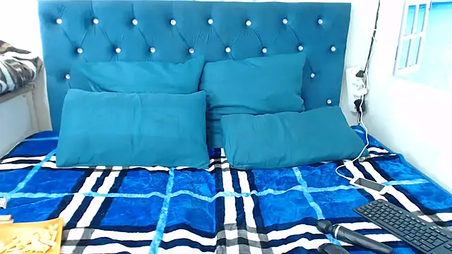 CuteBubbles13th online show from April 2026 12:30:01 PM