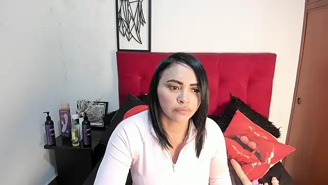 EstrellaSmmith online show from July 2026 08:44:01 PM