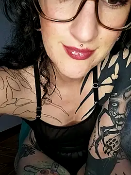 Snapshot of VelvetVal_ chatting on June 2026 09:14:02 PM VelvetVal online show from June 2026 09:14:02 PM