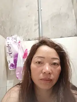 Snapshot of Yellow-pink chatting on May 2026 10:26:01 PM Yellow-pink online show from May 2026 10:26:01 PM