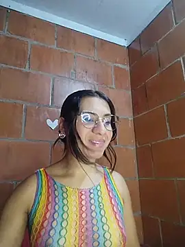 Snapshot of Amanda_x1 chatting on April 2026 07:42:01 PM Amanda x1 online show from April 2026 07:42:01 PM