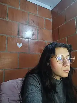 Snapshot of Amanda_x1 chatting on May 2026 07:53:02 PM Amanda x1 online show from May 2026 07:53:02 PM