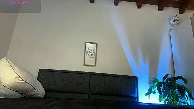 Mateobaer  online show from March 2026 01:05:02 PM