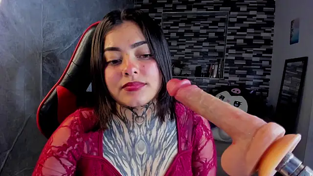 Snapshot of Sophiia_cherry chatting on May 2026 07:34:02 PM Sophiia cherry online show from May 2026 07:34:02 PM