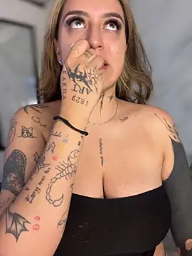 CarolQueen1  online show from March 2026 01:44:02 PM