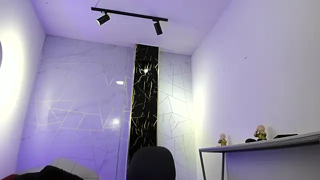 Valentin Lux online show from April 2026 02:47:02 AM