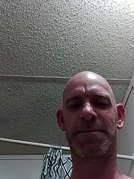 Snapshot of Fastrunner10 chatting on April 2026 02:43:01 AM Fastrunner10 online show from April 2026 02:43:01 AM