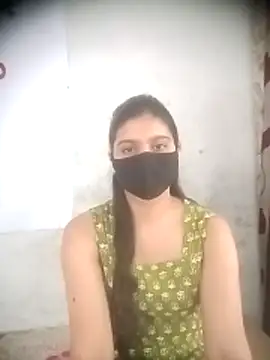 Snapshot of AishwaryaGujjar chatting on April 2026 06:44:02 AM AishwaryaGujjar online show from April 2026 06:44:02 AM