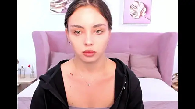 MyEvelin online show from June 2026 03:31:01 AM