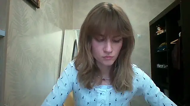 ElenoreHolguin online show from April 2026 01:26:01 PM