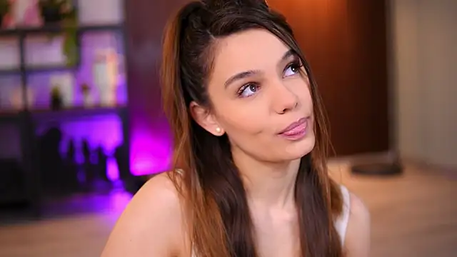 Lena Laurent online show from March 2026 10:15:01 AM