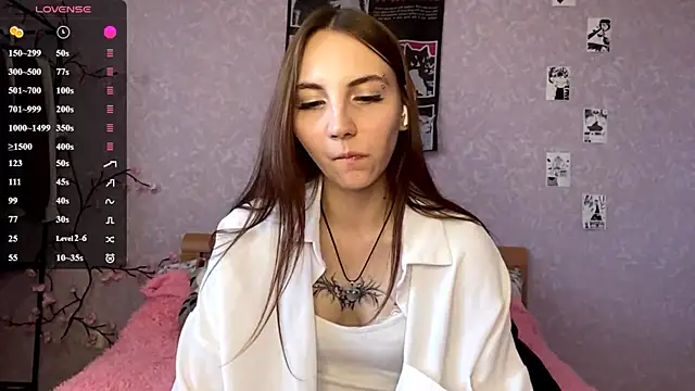 Snapshot of AlisaBloom chatting on July 2026 04:13:01 PM AlisaBloom online show from July 2026 04:13:01 PM