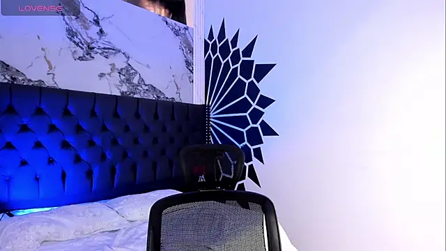 NicoKinggs  online show from April 2026 01:25:02 PM