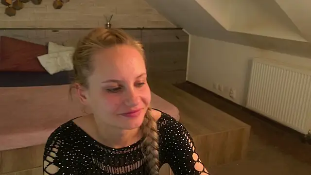 Snapshot of IceBlueBabe chatting on May 2026 07:42:02 PM IceBlueBabe online show from May 2026 07:42:02 PM