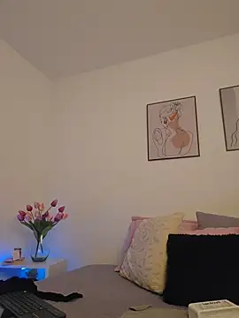 Victoria Evanss online show from April 2026 10:29:02 PM