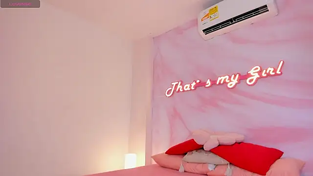 Adalyn Cute online show from July 2026 11:47:01 AM