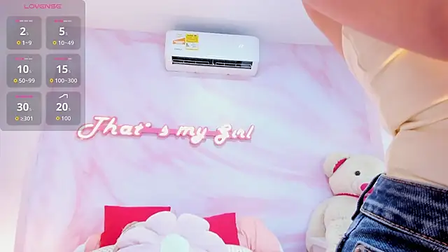 Adalyn Cute online show from July 2026 11:52:01 AM