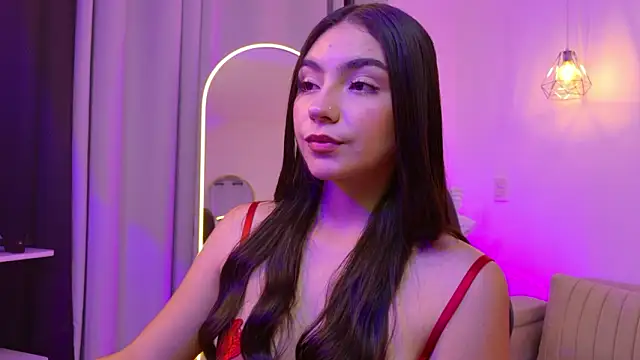 Snapshot of Gia_Capri chatting on March 2026 12:03:01 AM Gia Capri online show from March 2026 12:03:01 AM