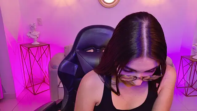 Snapshot of Gia_Capri chatting on April 2026 05:41:01 AM Gia Capri online show from April 2026 05:41:01 AM
