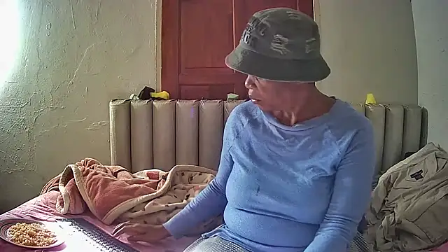 JoycyQueen online show from April 2026 06:11:01 AM