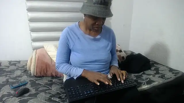 JoycyQueen online show from May 2026 04:48:02 PM