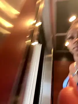 Snapshot of essencecora chatting on March 2026 05:16:01 PM essencecora online show from March 2026 05:16:01 PM