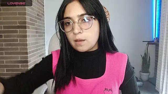 sweet-little online show from March 2026 08:34:02 PM